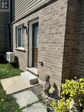 37 Riverside Dr in Welland, ON - Building Photo - Building Photo