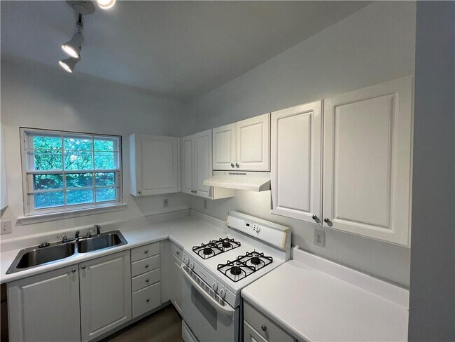593 Cooper St SW in Atlanta, GA - Building Photo - Building Photo