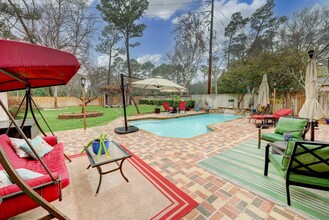 7807 Allegro Dr in Houston, TX - Building Photo - Building Photo