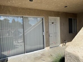 32450 Candlewood Dr in Cathedral City, CA - Building Photo - Building Photo