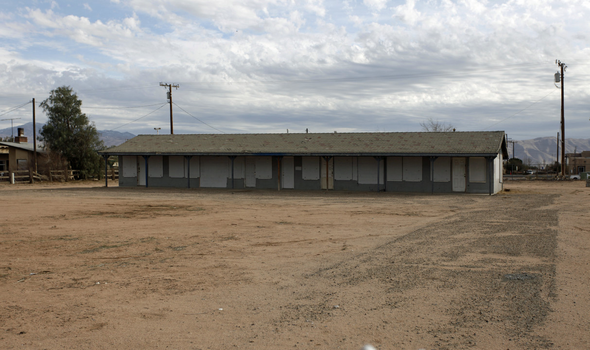 21845 Arapahoe Ave in Apple Valley, CA - Foto de edificio