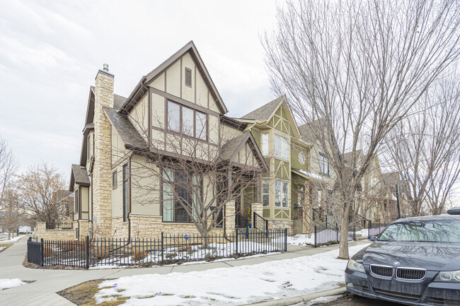 3107 Don Ethell Blvd SW in Calgary, AB - Building Photo - Building Photo