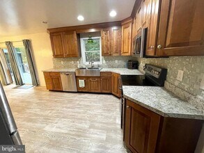 64 Greenwood St in Elkton, MD - Building Photo - Building Photo