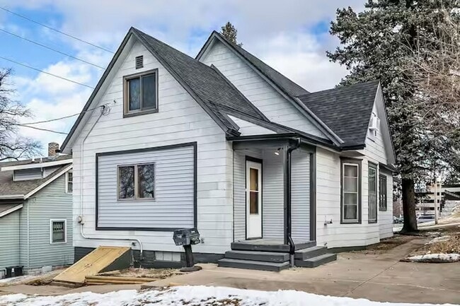 112 Nicholas St in Council Bluffs, IA - Building Photo - Building Photo