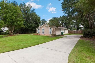 121 Duncan Dr in Crawfordville, FL - Building Photo - Building Photo