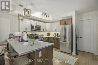 527 Broadhead Ave in Ottawa, ON - Building Photo - Building Photo