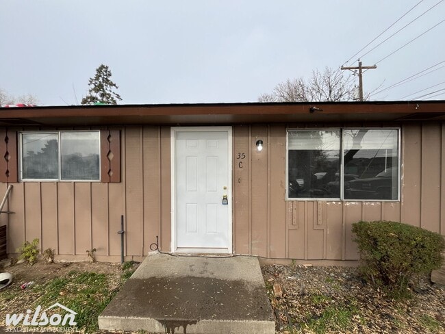 35 W Viola Ave in Yakima, WA - Building Photo - Building Photo