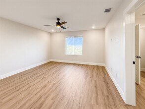 5605 Mobeetie Lp in Bee Cave, TX - Building Photo - Building Photo