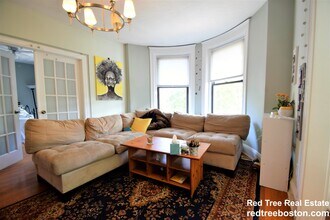 184 St Paul St in Brookline, MA - Foto de edificio - Building Photo