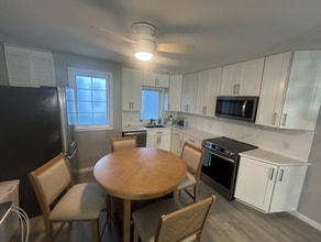 8306 Atlantic Ave in Wildwood, NJ - Building Photo - Building Photo