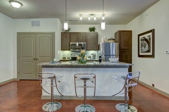 Azure City Living in Helotes, TX - Foto de edificio - Building Photo