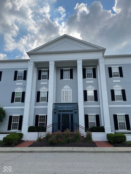 12820 University Crescent in Carmel, IN - Building Photo