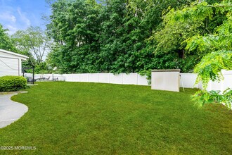 606 Deal Rd in Oakhurst, NJ - Building Photo - Building Photo