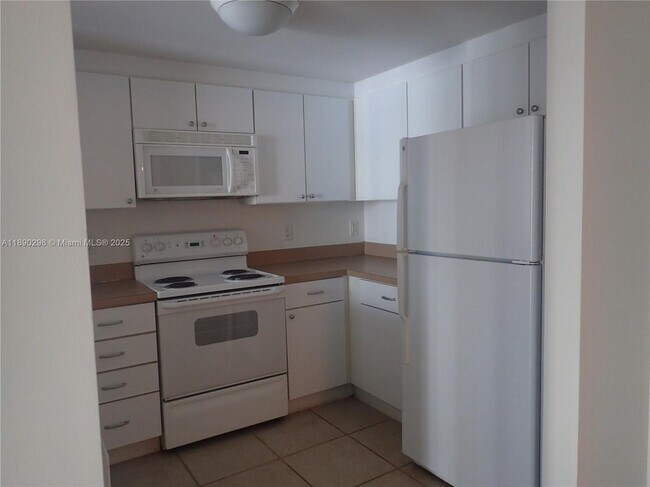 1250 S Miami Ave in Miami, FL - Building Photo - Building Photo
