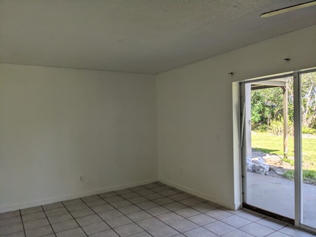 5885 Dahlia Dr in Orlando, FL - Building Photo - Building Photo