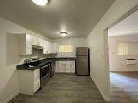 Beautiful Renovations One and Two Bedrooms... in Tempe, AZ - Foto de edificio - Interior Photo