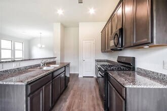 11061 Patriot Ct in Cleveland, TX - Building Photo - Building Photo