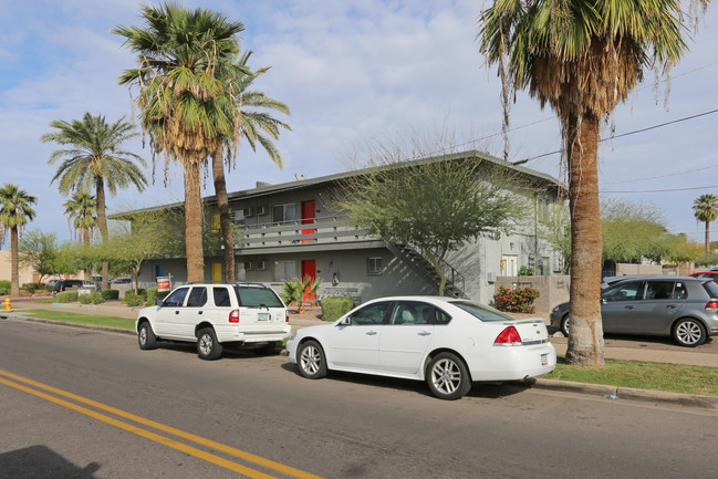 Space in Phoenix, AZ - Building Photo - Building Photo