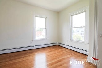 23 Bayard St, Unit 2 in Boston, MA - Foto de edificio - Building Photo