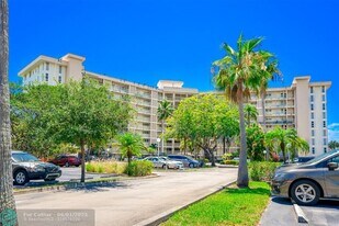 2681 S Course Dr in Pompano Beach, FL - Building Photo