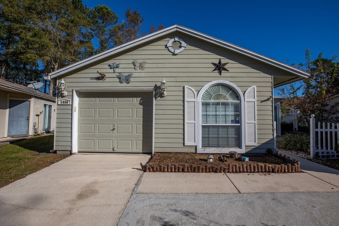 1456 Ellis Trace Dr W in Jacksonville, FL - Building Photo