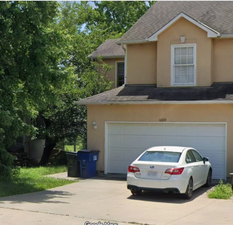 4929 Stoneback Dr in Lawrence, KS - Building Photo