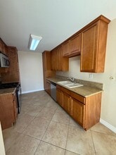 1126 S Clifpark Cir in Anaheim, CA - Building Photo - Building Photo
