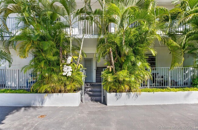 1125 9th St-Unit -3 in Miami Beach, FL - Building Photo - Building Photo