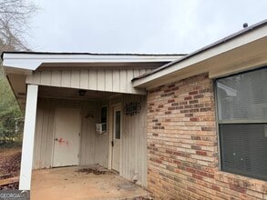 102 Kimberly Way SW in Marietta, GA - Building Photo - Building Photo