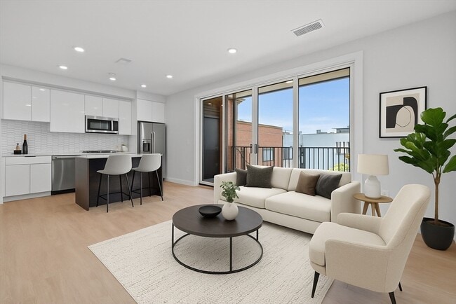 275 Border St, Unit #PH502