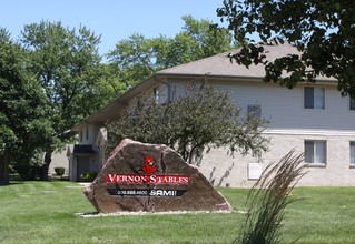 Vernon Stables by SAMI in Normal, IL - Foto de edificio - Building Photo