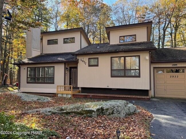 property at 2933 Melody Ln