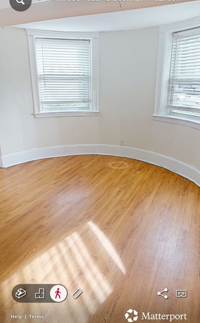 14 Mount Hood Rd, Unit b