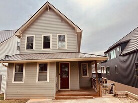 14 Lamb Ave in Asheville, NC - Building Photo