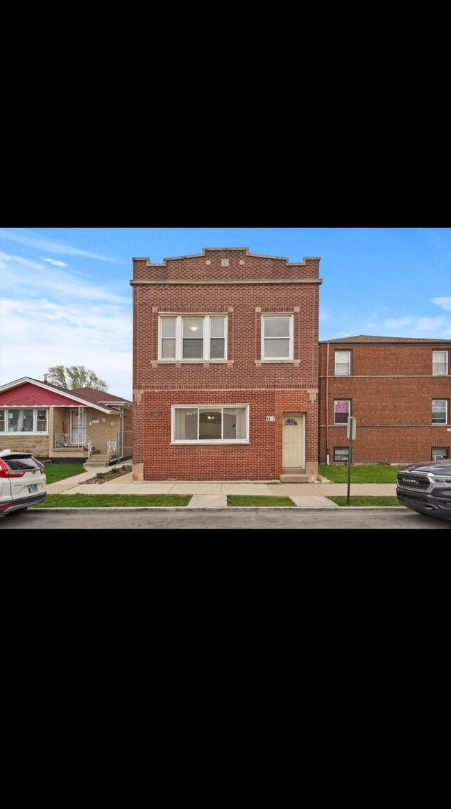 5817 W 16th St, Unit First Floor in Cicero, IL - Building Photo - Building Photo