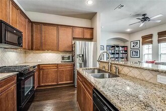 6710 Estrella in Irving, TX - Building Photo - Building Photo