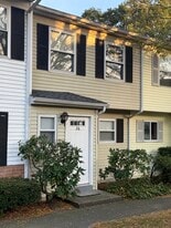 25 Padanaram Rd in Danbury, CT - Building Photo