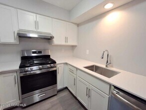 123 Northampton Dr in Holmdel, NJ - Building Photo - Building Photo