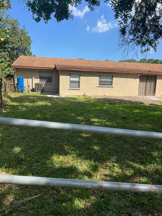 property at 1475 Bennett Rd