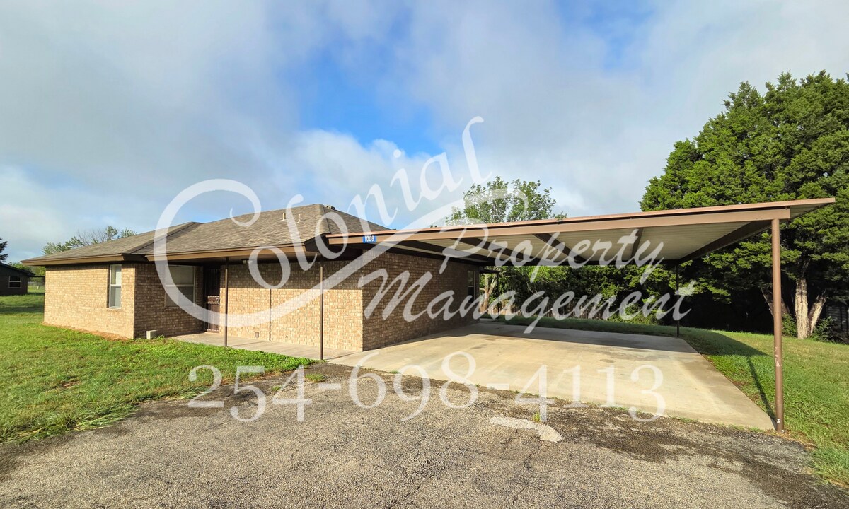 1008 Cherokee Trail in Kempner, TX - Building Photo