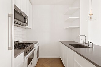 184 Kent Ave in Brooklyn, NY - Building Photo - Building Photo