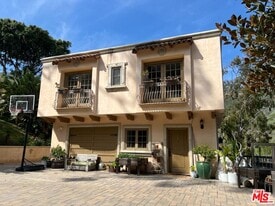 28247 Via Acero in Malibu, CA - Building Photo