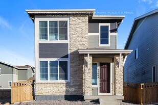 22605 E 47th Ave in Aurora, CO - Building Photo
