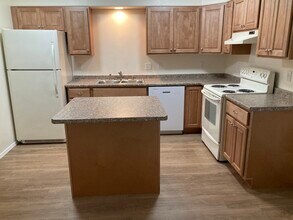 712 W 47th Ave, Unit #1 in Anchorage, AK - Building Photo - Building Photo