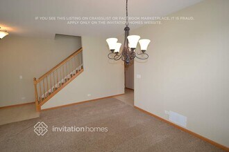 7913 Cavalier Dr in Joliet, IL - Foto de edificio - Building Photo