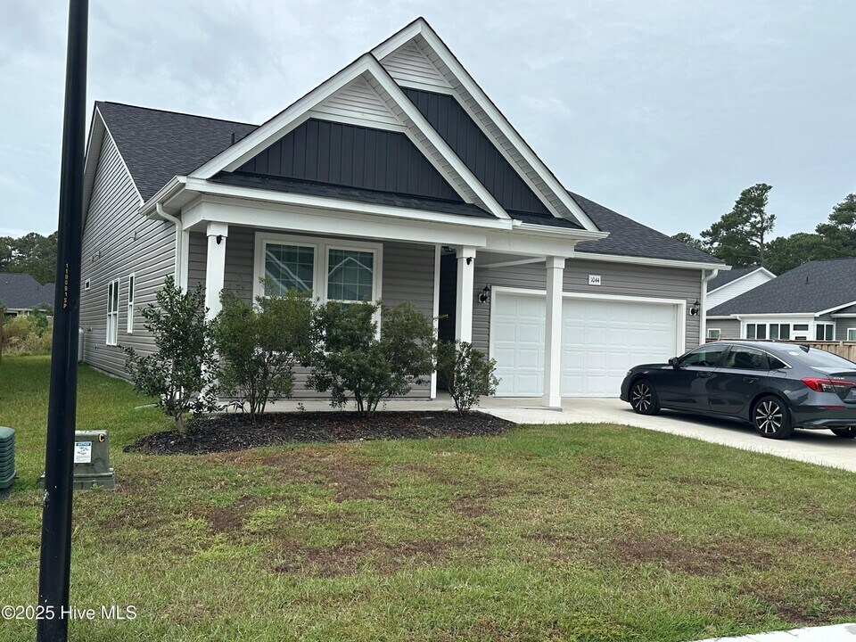 1044 Downrigger Trl in Southport, NC - Building Photo