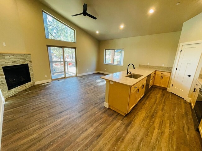 2494 Conestoga St in South Lake Tahoe, CA - Building Photo - Building Photo