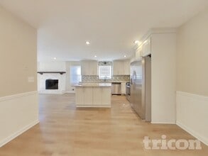 324 Pioneer Cir in Woodstock, GA - Foto de edificio - Building Photo