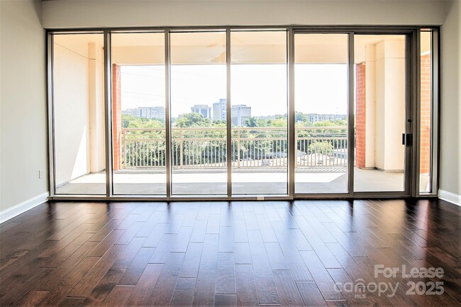 701 Royal Ct in Charlotte, NC - Building Photo - Building Photo
