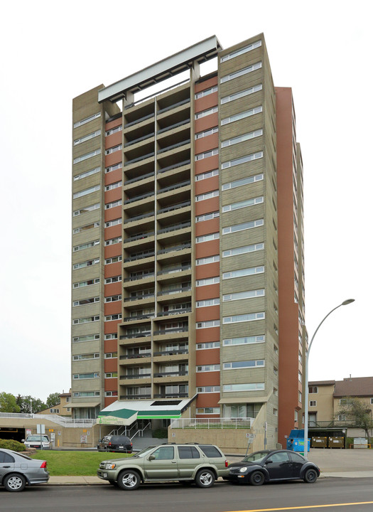 Meadowlark Tower B in Edmonton, AB - Building Photo